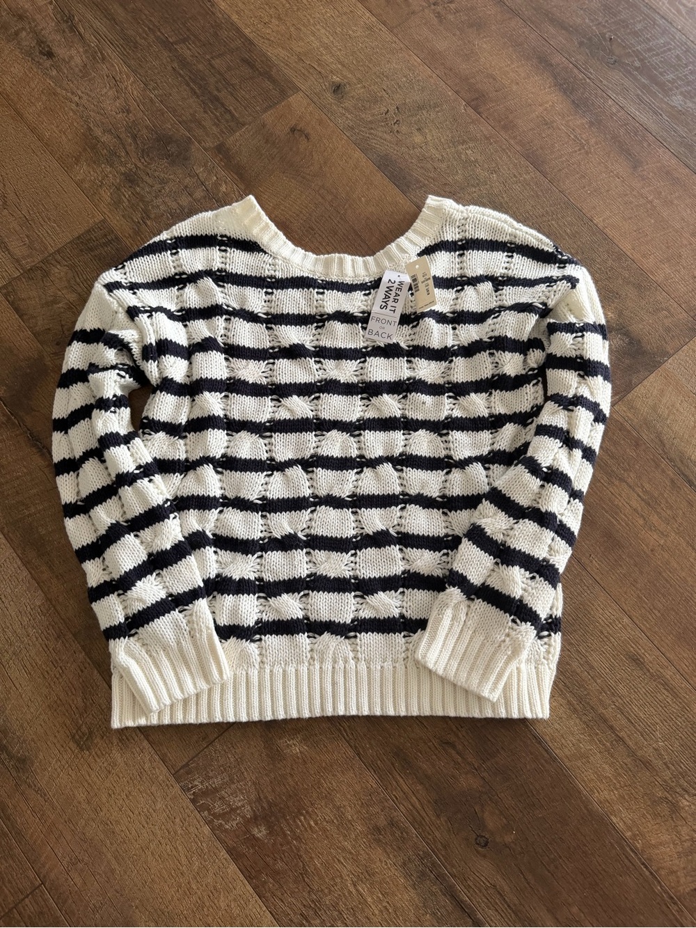 Aeropostale White and Navy Striped V-Neck Sweater